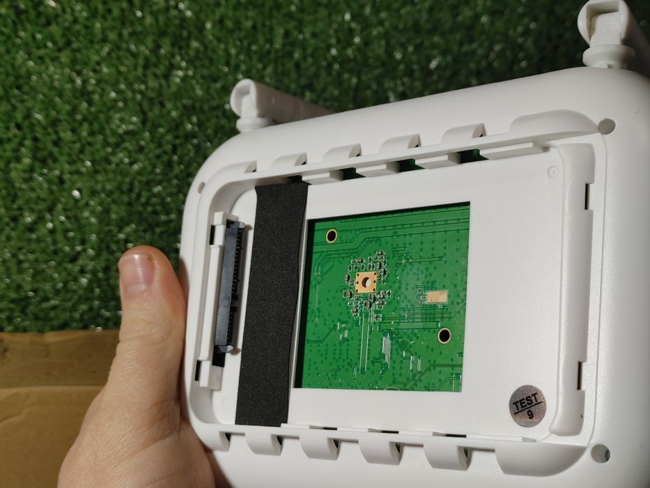 Комплект на 4 ip камери з ip реєстратором на 8 каналів ICsee додаток