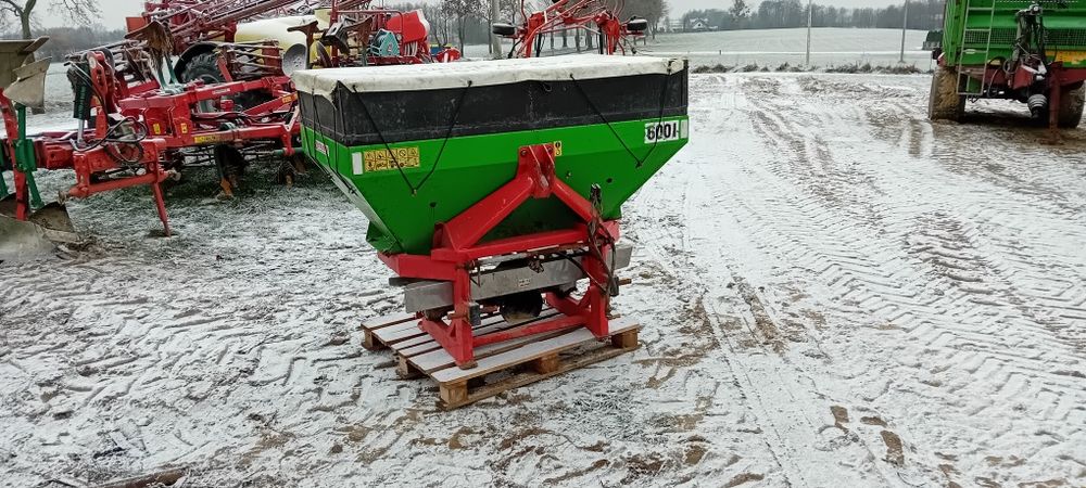 Rozsiewacz  nawozu 1000 kg