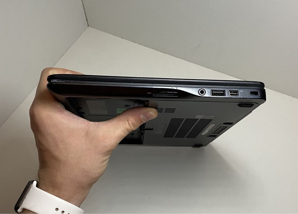 Ноутбук Dell Latitude E7250 12.5"/4GB RAM/120GB SSD! N2701