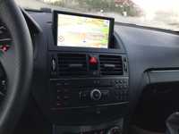 Rádio dvd ; gps estava numa Mercedes c de 2008