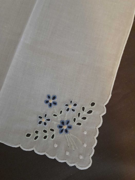 Lenços bordados da Madeira