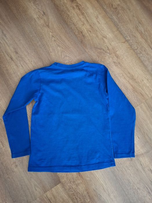 Niebieska bluzka z bałwanem długi rękaw 122 dla chłopców