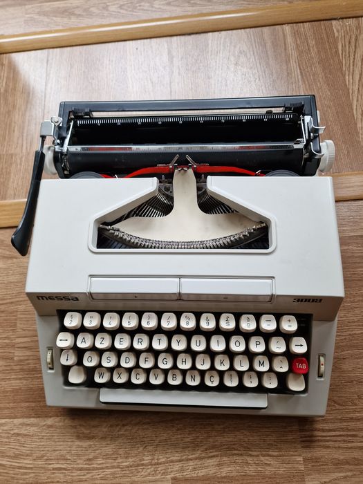 Maquina escrever Messa 3002
