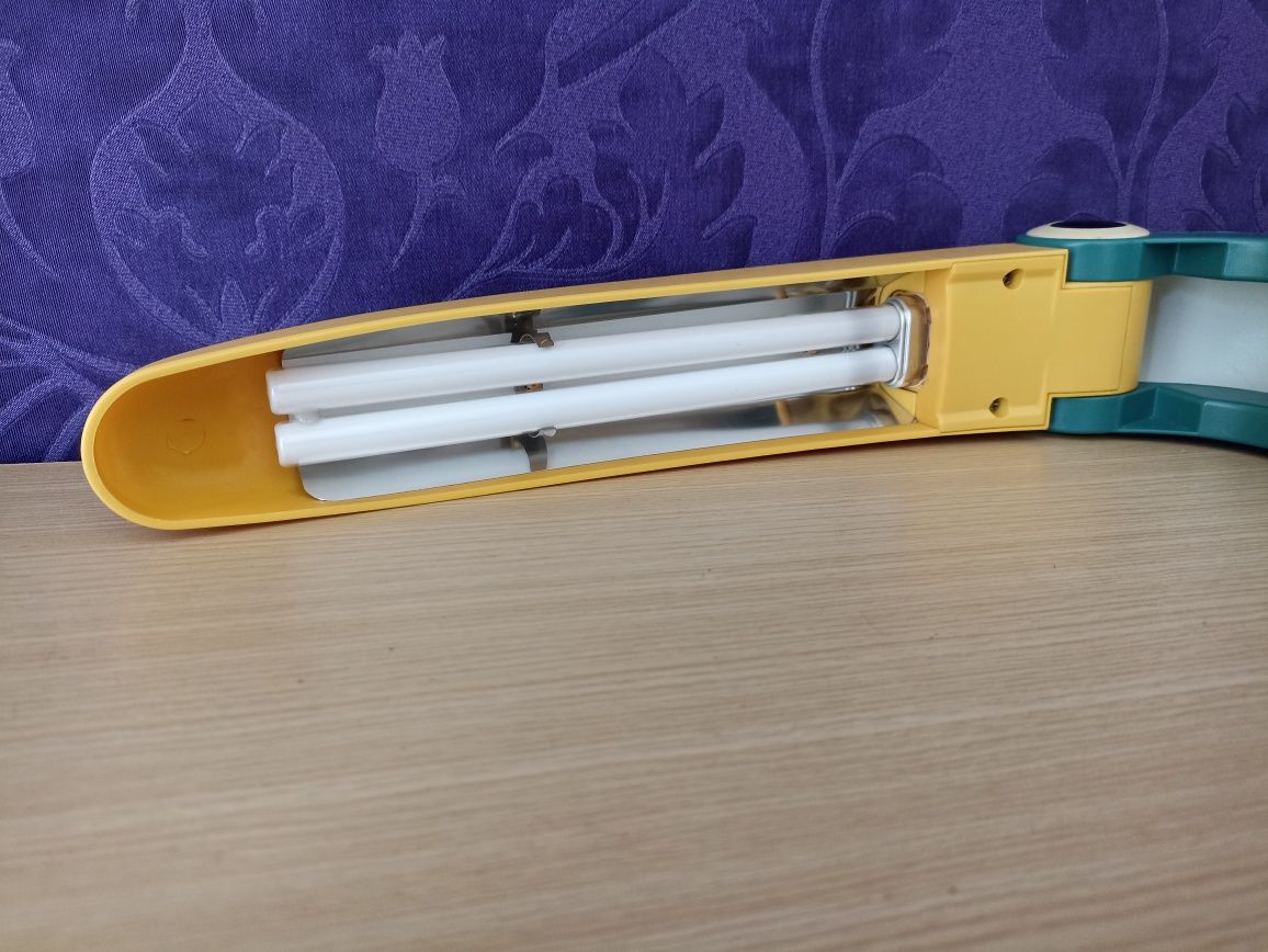 Kultowa lampa na biurko Tukan, lata 80-te, projekt H.T.. Huang
