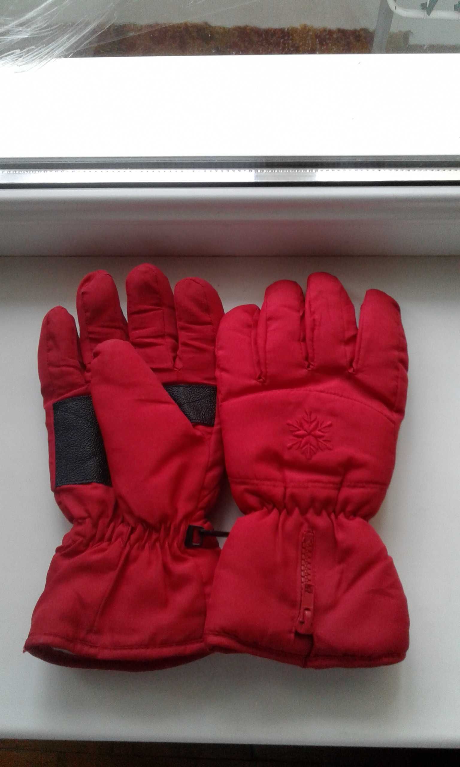 Брендовые красные с черным лыжные термо перчатки nkd нюанс