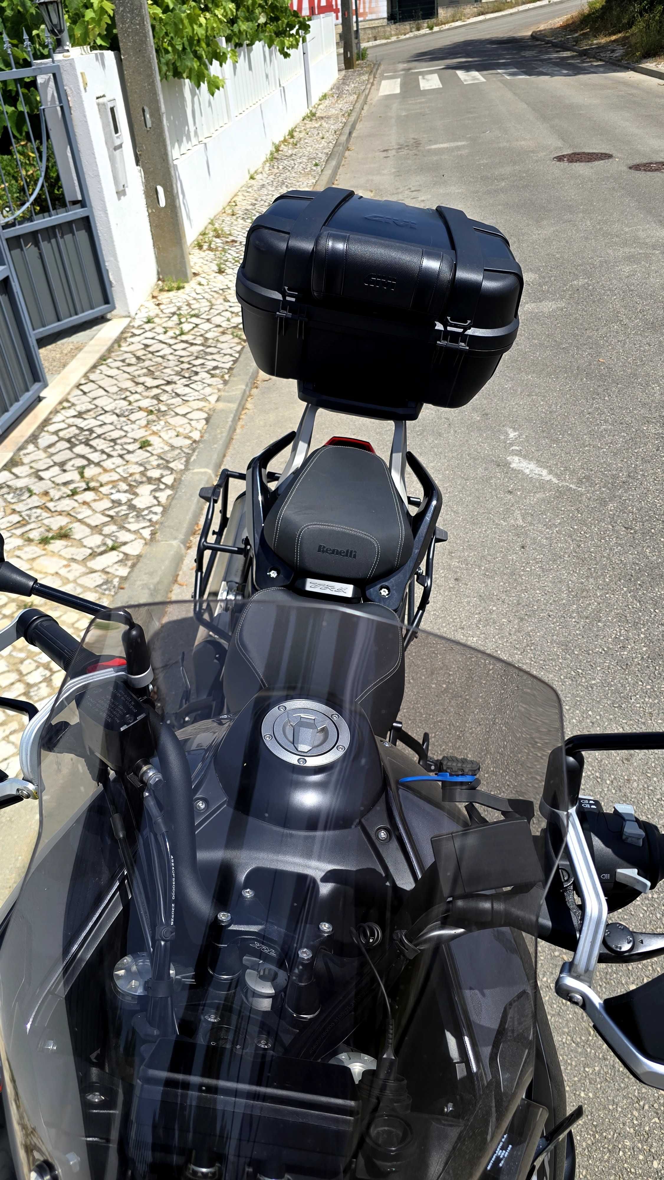 Benelli TRK 702 como nova