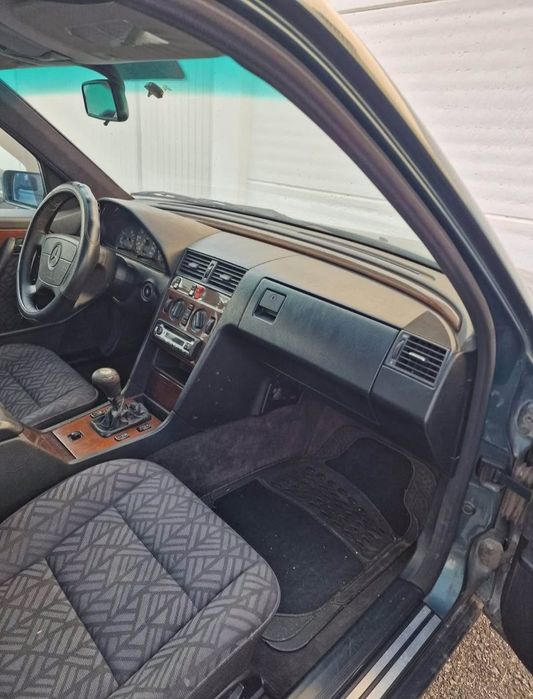 Mercedes Benz C220