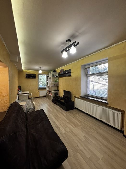 Терміново, 75 кв м, двокімнатна квартира.  вул. Амброса