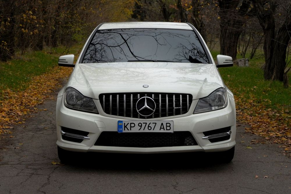Mercedes-Benz C250 2011 року