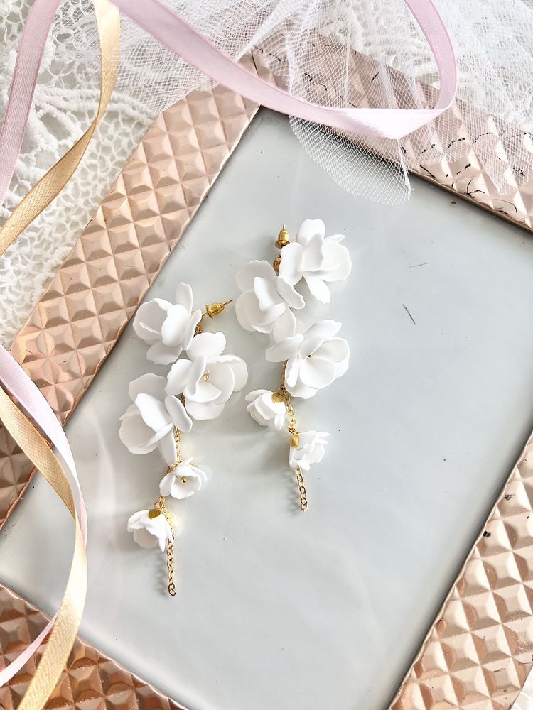Ślubny okazjonalny zestaw białe kwiaty
