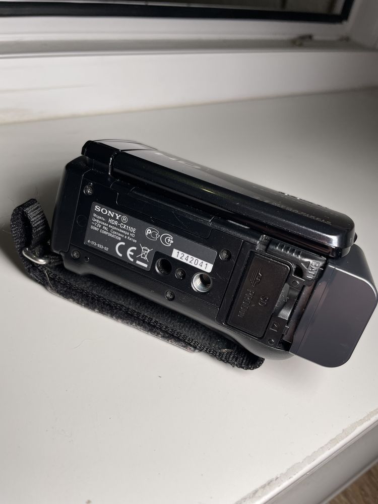 Відеокамера Sony HDR-CX110E