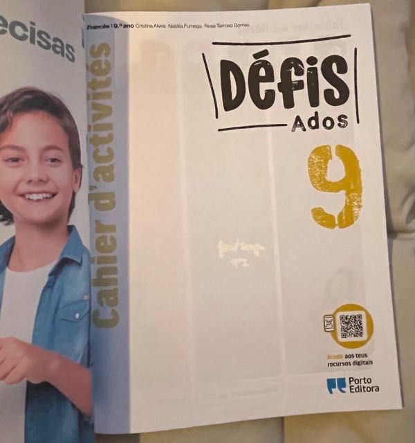 Caderno de atividades "Défis Ados 9" - Francês 9º ano