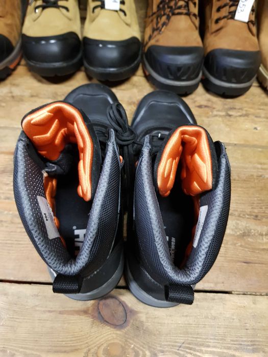 Buty robocze HELLY HANSEN rozm 44 wkł 29 cm S3