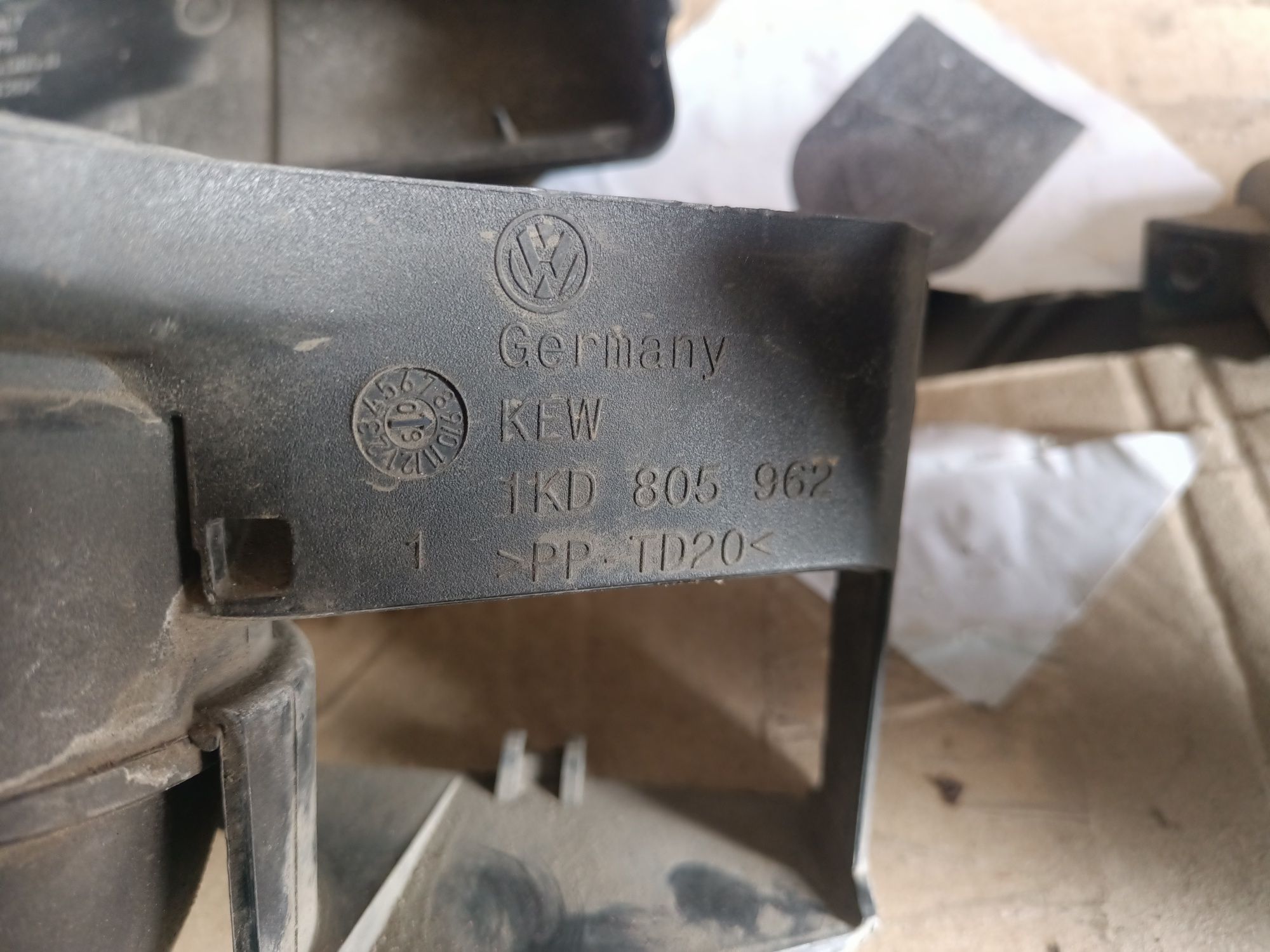 Воздухозаборник Skoda Audi Seat Volkswagen