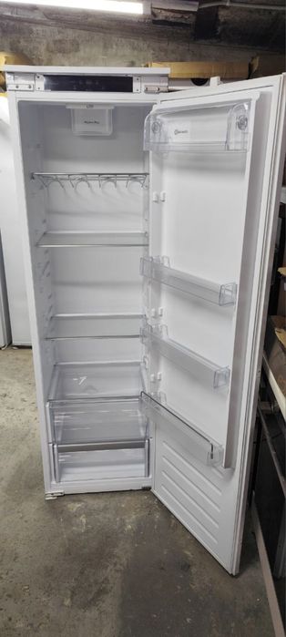 Холодильник під фасад .