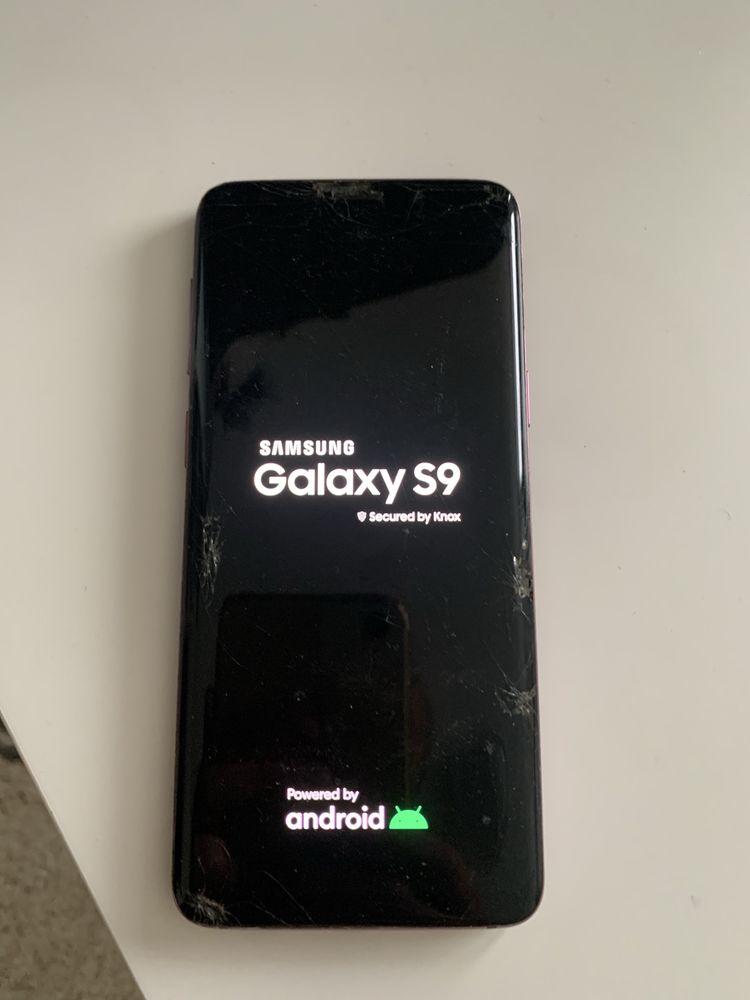 Samsung S9 телефон