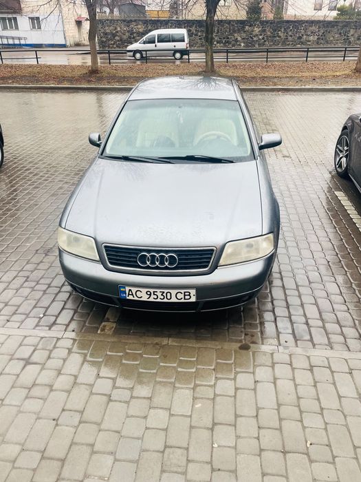 Автомобіль Audi A6