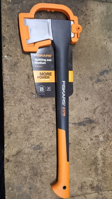 Siekiera Fiskars x17