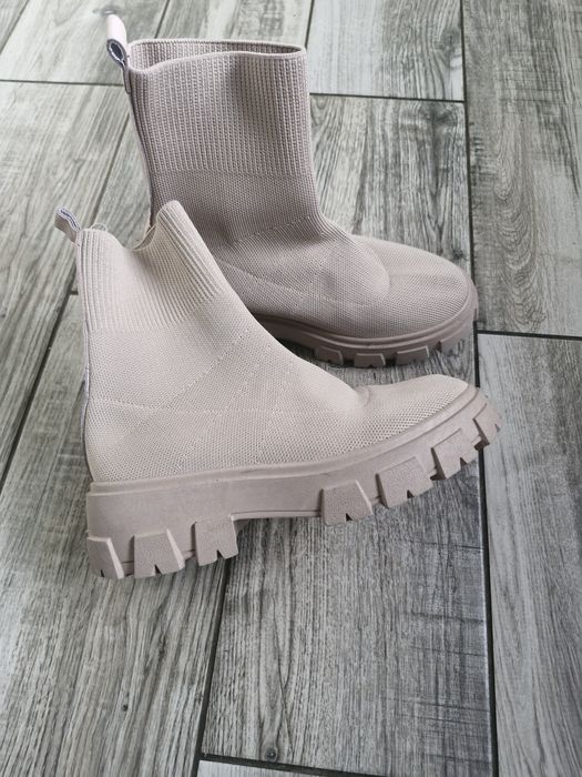 Botki damskie beżowe 38