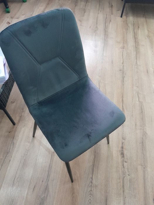 Стільці сірі 6 сині 6та чорні 8 штук