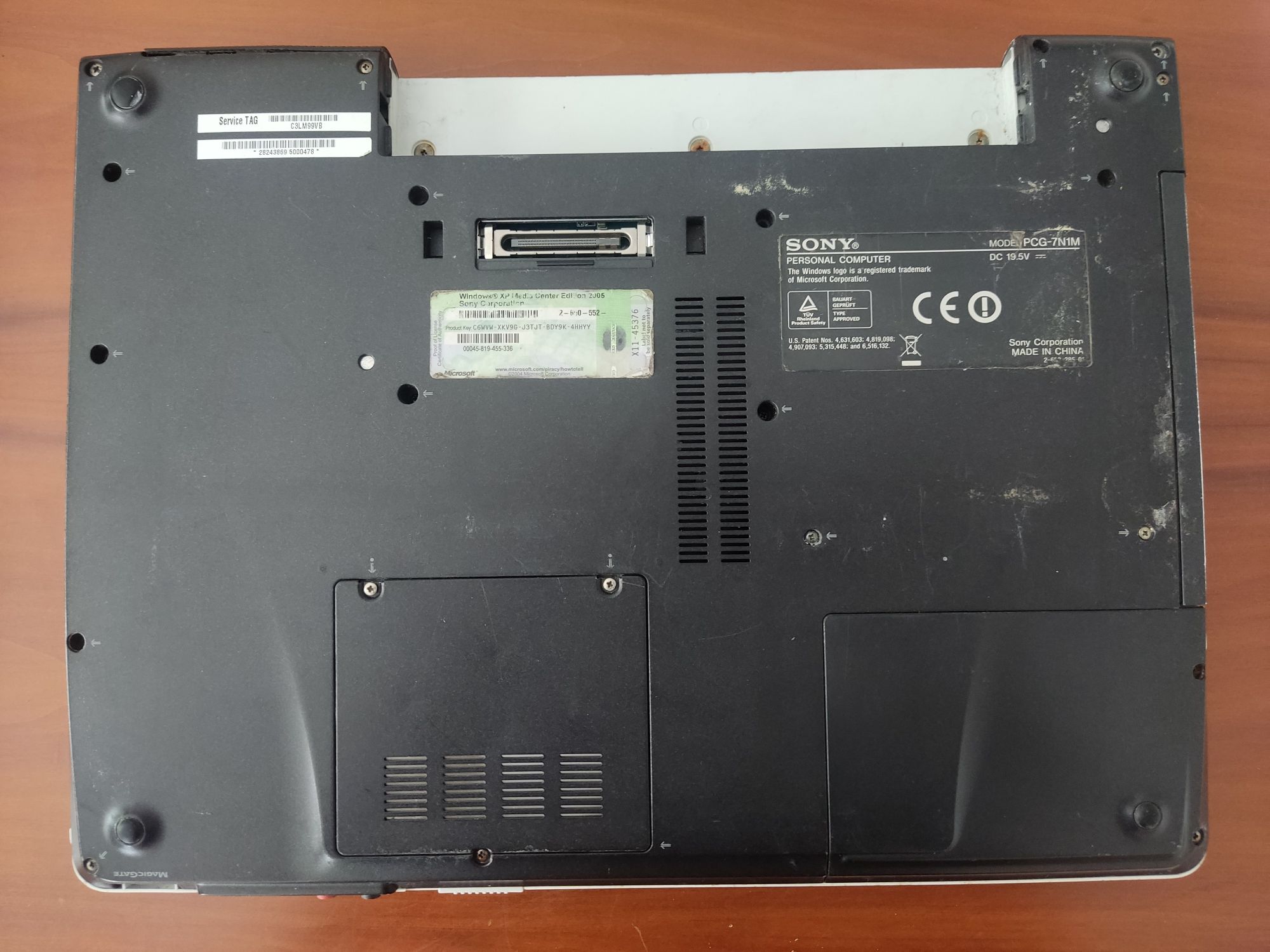 AVARIADO Computador portátil Sony PCG-7N1M sem disco, bateria nem carr