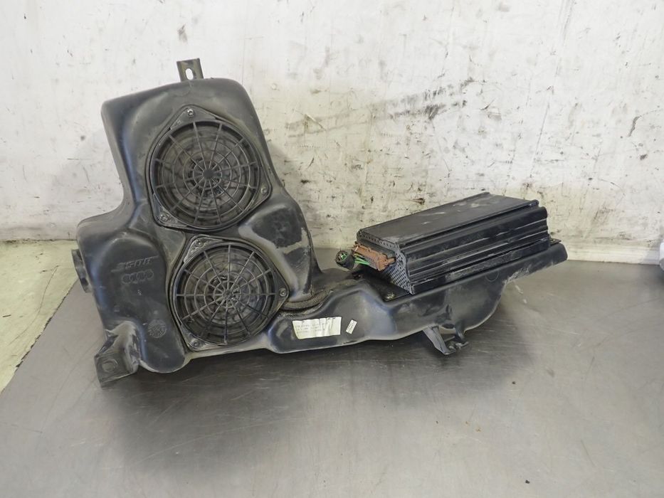 SUBWOOFER WZMACNIACZ AUDI A6 C5 2.5 4B5035382A