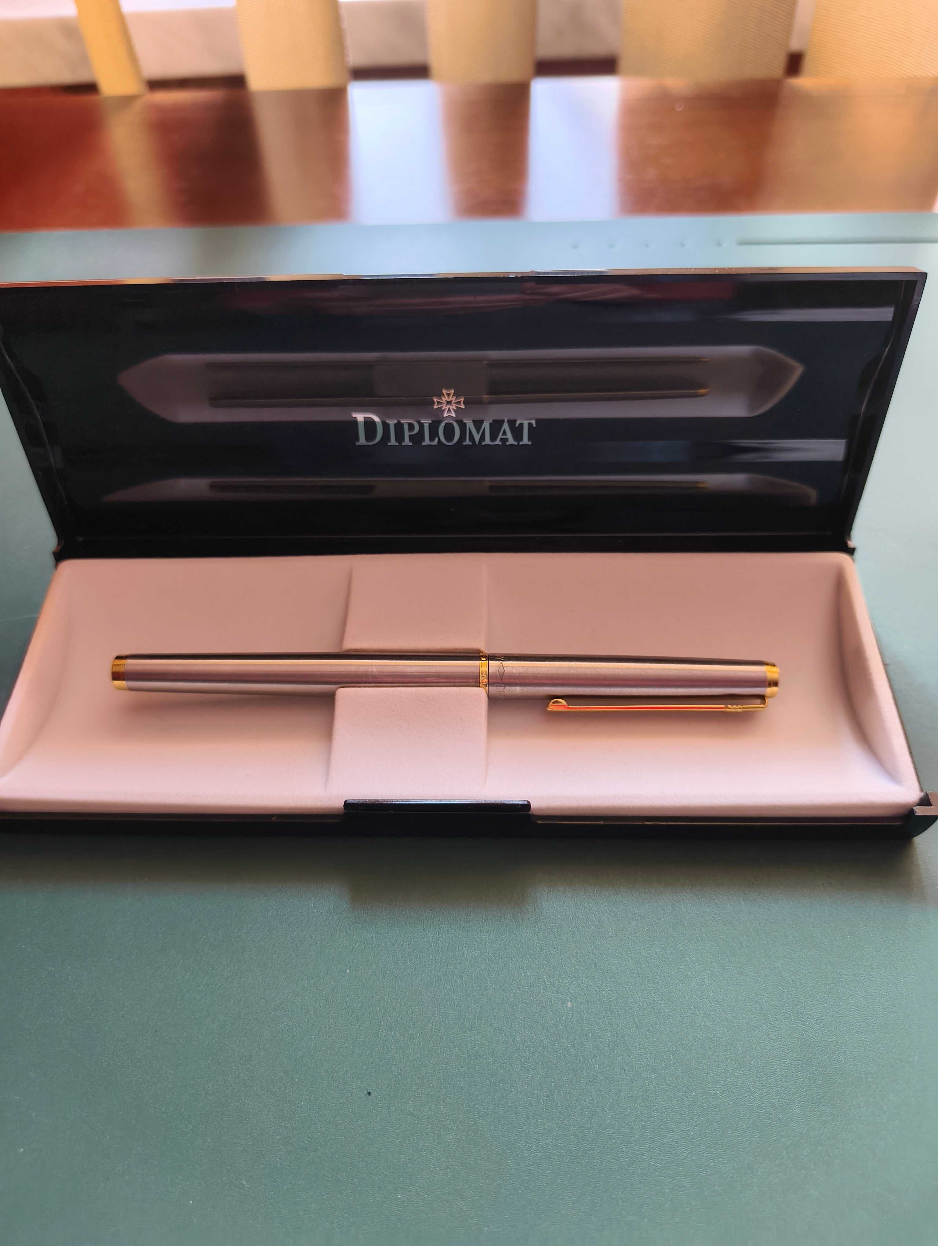 Nowe pióro wieczne Diplomat z etui (1/3 ceny)