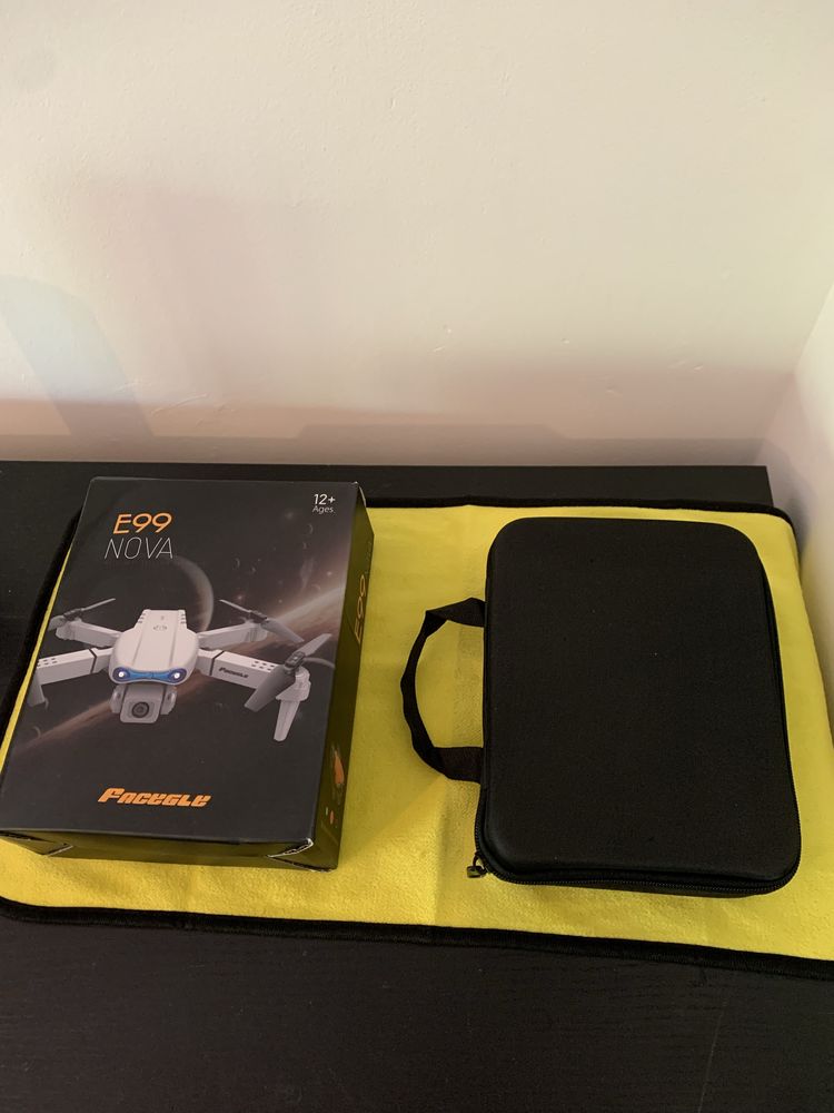 Drone E99 Pro com Câmera dupla 4K + Acessórios NOVO EM CAIXA a estrear