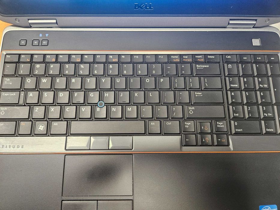 Laptop Dell Latitude 15,6 i7 8GB SSD 240GB