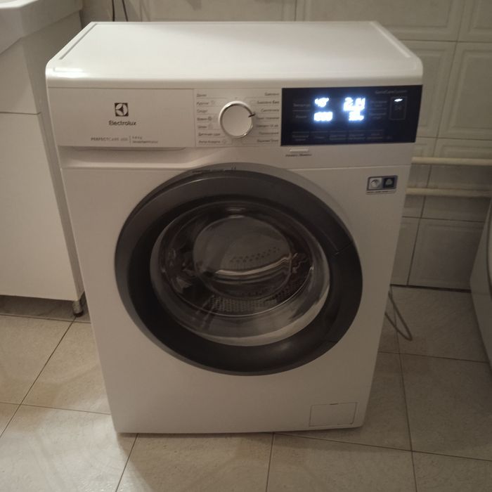 Пральна стиральная машина Ariston 6кг AQS62L09