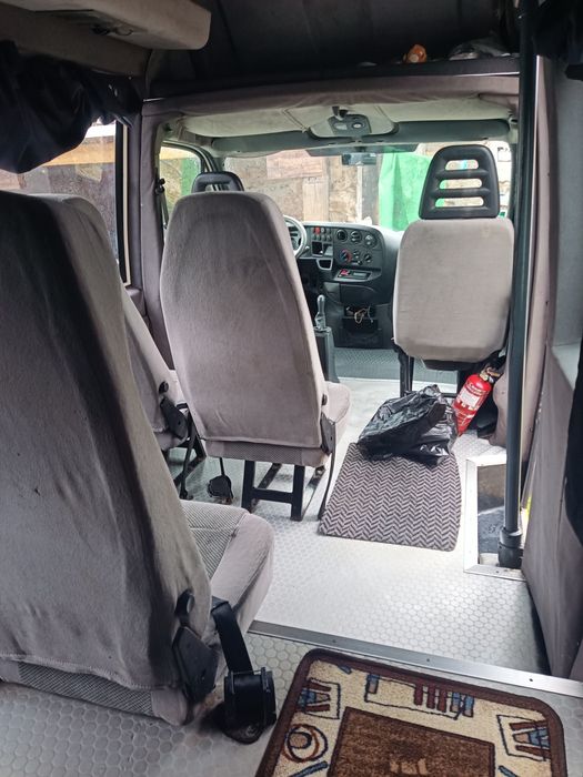 Iveco 2.8 9lugares ligeira com AC