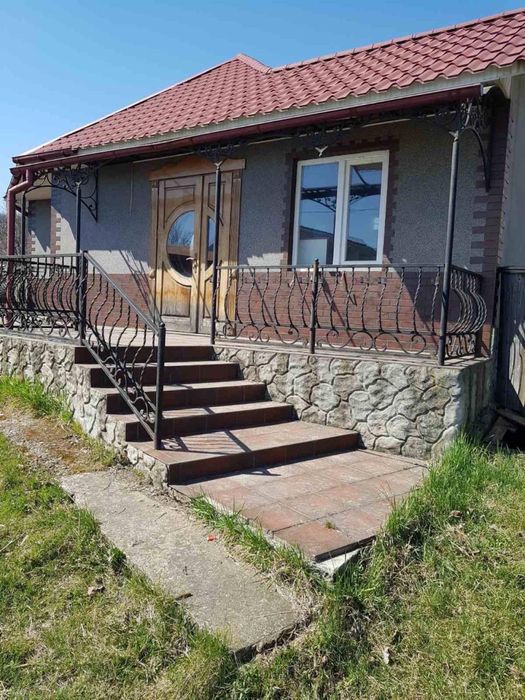 Продається господарство та магазин.