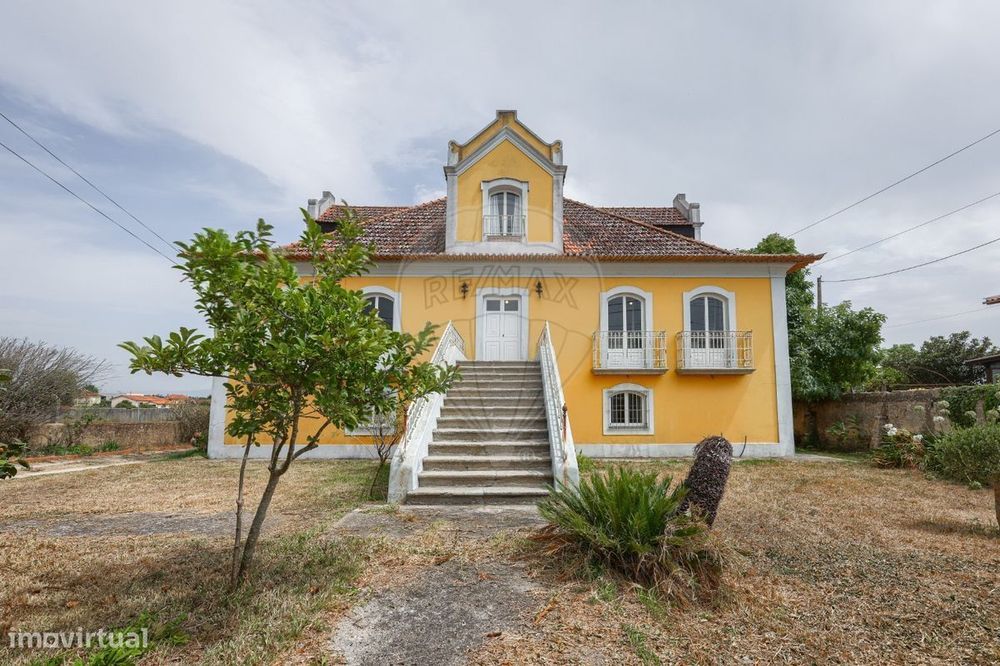 Moradia T5 para venda