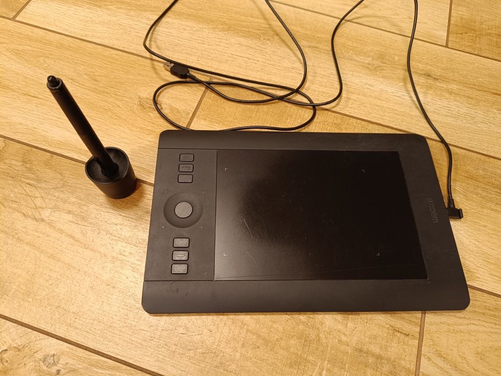 Tablet Wacom Intuos PTH-451