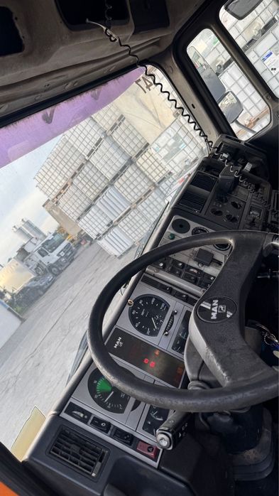 Man 26-343 F-2000 Manual 6x2 Os skretna .