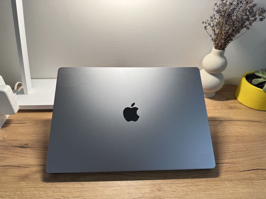 MacBook Pro 16 2021 M1 Pro 32GB RAM 1TB SSD