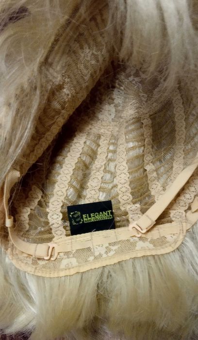 парик каре  блондинка .