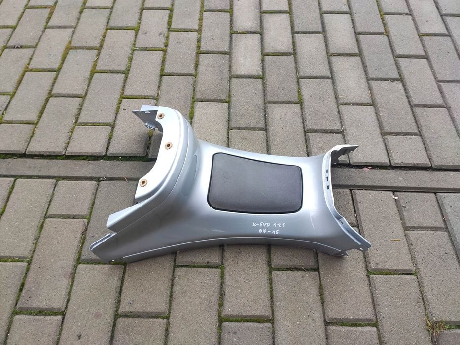 EU TUNEL ŚRODKOWY OSŁONA PIAGGIO X-EVO 125 07-