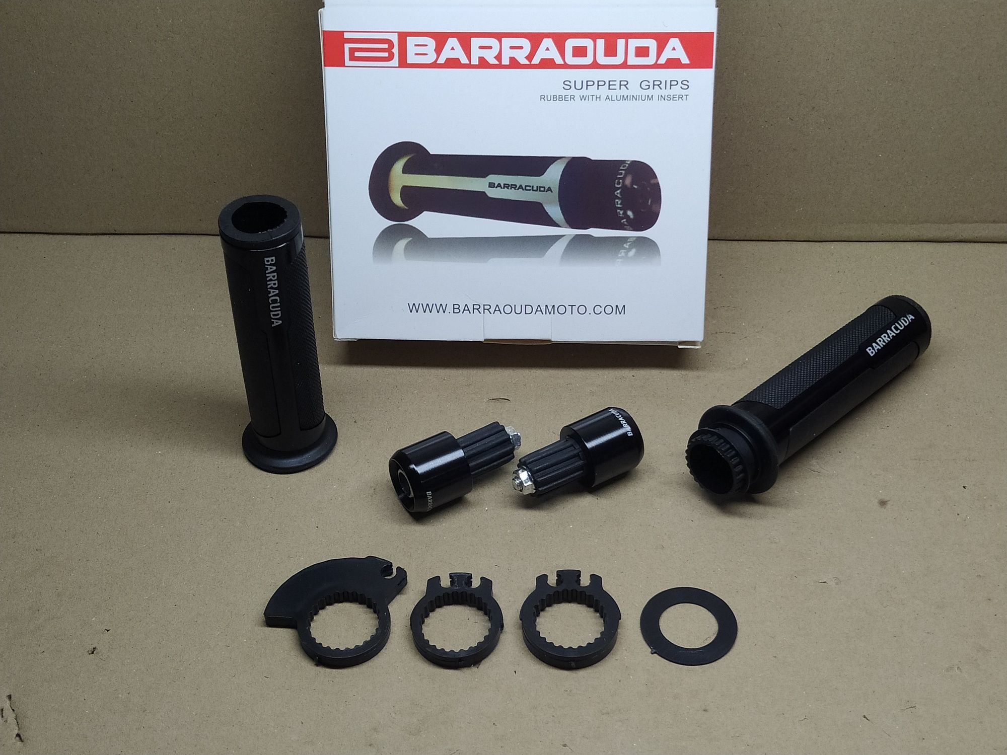 Ручки руля мото "BARRACUDA" (грипсы +отбойники) универсальные