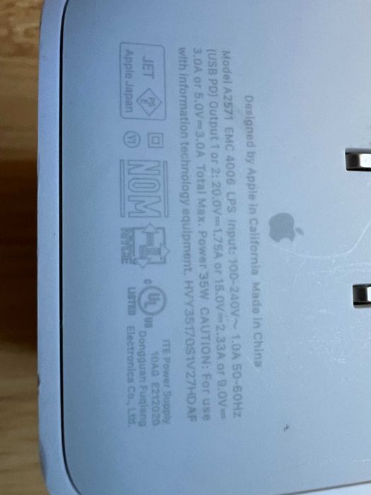 Apple 35W Dual USB-C Port MNWM3AM/A A2571 гарантія