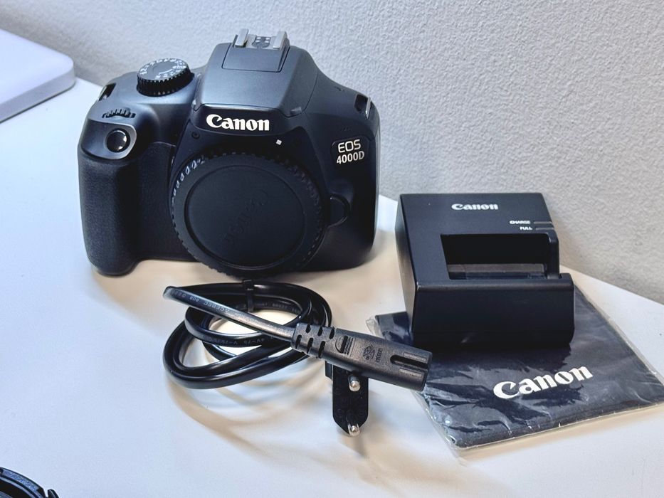 Canon EOS 4000D BODY + torba, ładowarka