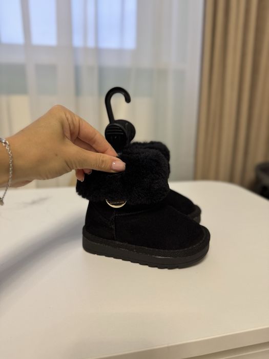 Угги для дівчинки river island