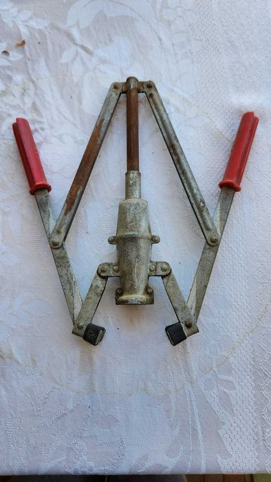 Aplicador de Rolhas de Garrafas