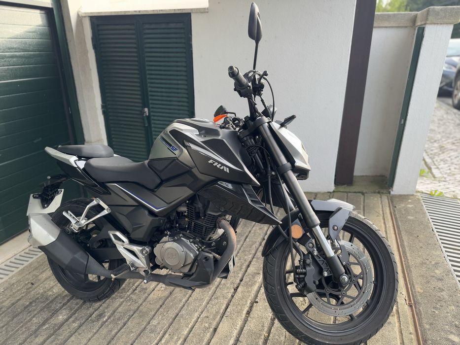 Moto FK Motors street fighter 125cc