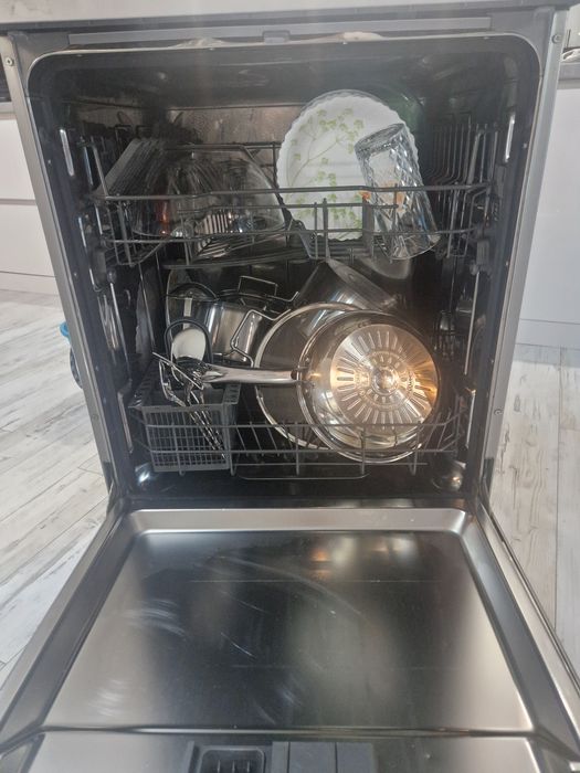 Посудомийна машина Whirlpool