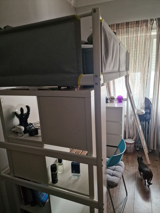 Cama alta IKEA,  quase nova