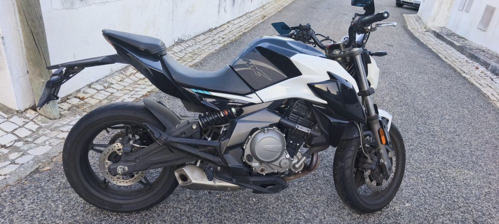 CF moto 650 NK 2022