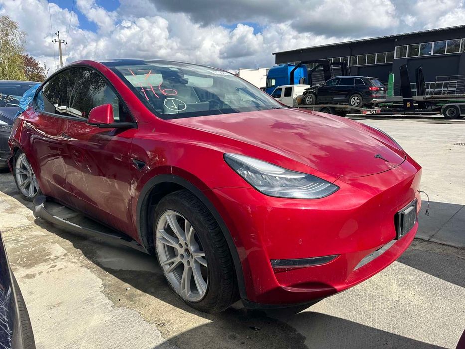 Tesla Model Y 2021