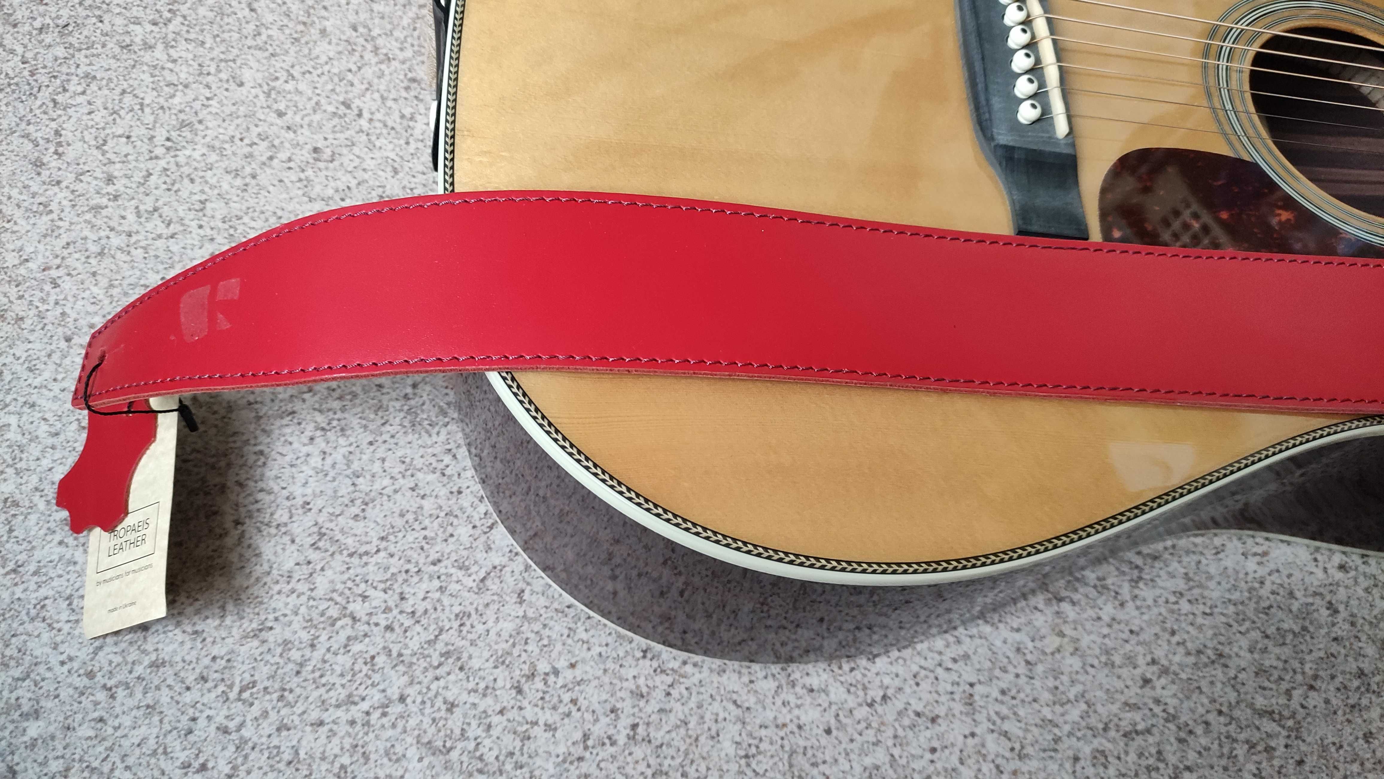 Продам кожанный гитарный ремень для гитары Double Rock (красный)