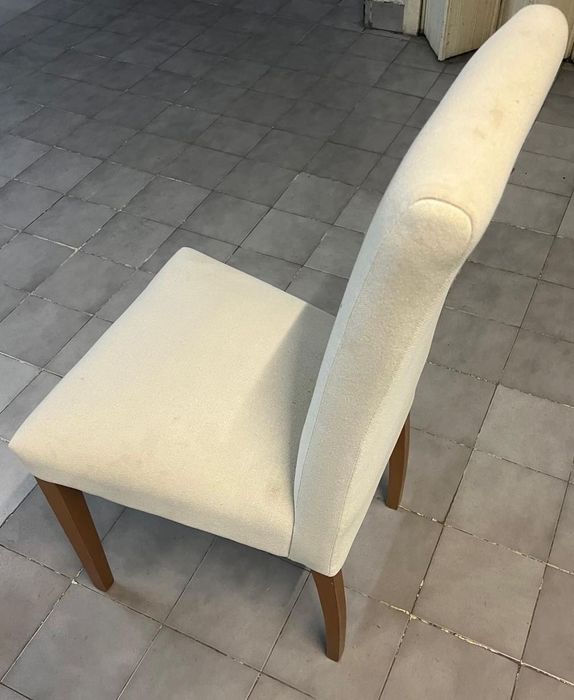 4 Cadeiras sala jantar em madeira com tecido bege lavável